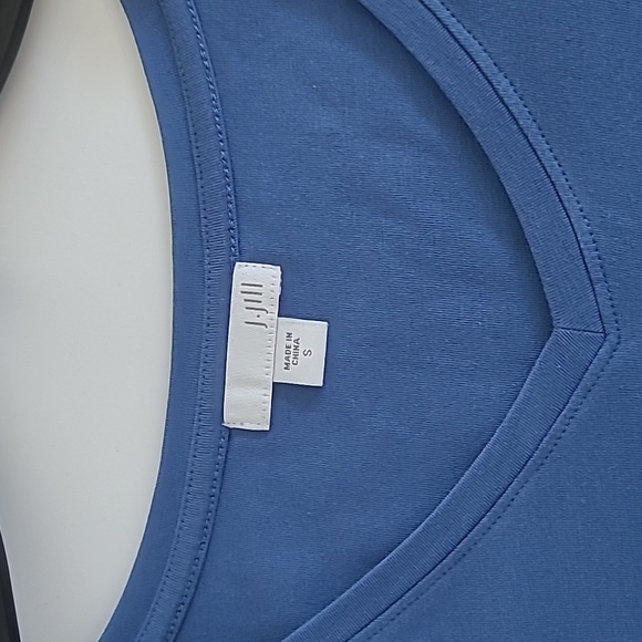 Ladies top - Picture 3 of 3